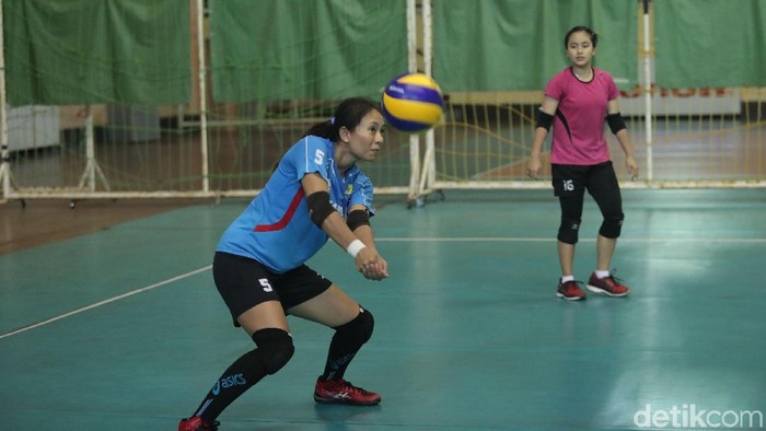 Melihat Latihan Timnas Bola Volli Indonesia

Para pemain Pelatnas Bola Volli Indonesia putra dan putri melakukan sesi latihan pagi di Padepokan Voli Jenderal Polisi Kunarto, Sentul, Bogor, Jawa Barat, Selasa (23/05/2017). Menjelang Sea Games 2017 Malaysia yang akan berlangsung pada bulan Agustus mendatang, para pemain timnas Putra dan Putri terus memantapkan latihan. Grandyos zafna/detikcom
