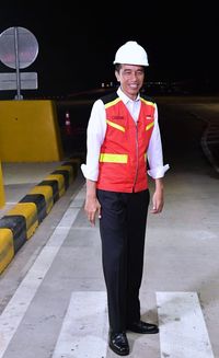 Saat Jokowi Resmikan Tol Pertama di Sumatera Selatan