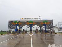 Menjajal Tol Kualanamu Sei Rampah yang Akan Diresmikan Jokowi Menjajal Tol Kualanamu Sei Rampah yang Akan Diresmikan Jokowi