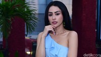 Selvi sepertinya sudah mantap mengakhiri masa lajangnya. Foto: Noel