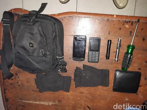 Barang bukti pencurian modus pecah kaca di Kelapa Gading