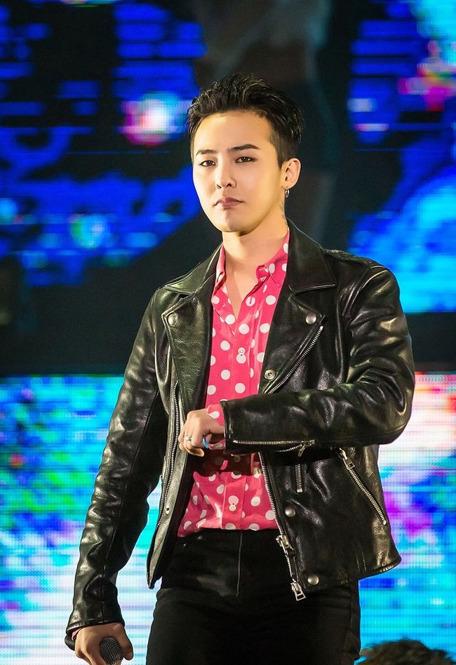 Penyanyi boyband Big Bang G-Dragon masuk dalam daftar ke-7 pria tertampan di Asia 2018. Pria yang memiliki nama asli Kwon Ji-yong ini juga dikenal sebagai rapper dan berada di bawah naungan agensi YG Entertainment. Foto: ist