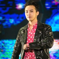 Penyanyi boyband Big Bang G-Dragon masuk dalam daftar ke-7 pria tertampan di Asia 2018. Pria yang memiliki nama asli Kwon Ji-yong ini juga dikenal sebagai rapper dan berada di bawah naungan agensi YG Entertainment. Foto: ist