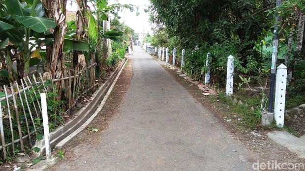 Jalan di Kampung Afrikan Purworejo