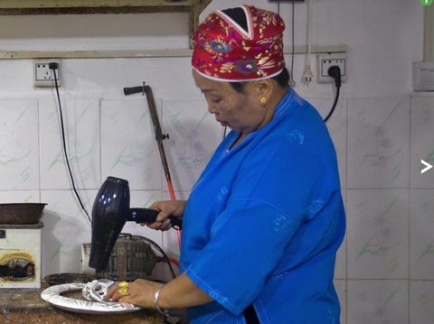 Budaya membuat perak telah mengakar daging bagi etnis Miao (BBC Travel)