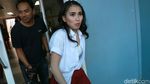 Ayu Ting Ting Pakai Seragam SD, Tapi Malah Seksi