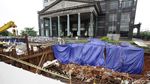 Foto: Penampakan Longsor di Depan Menara Saidah