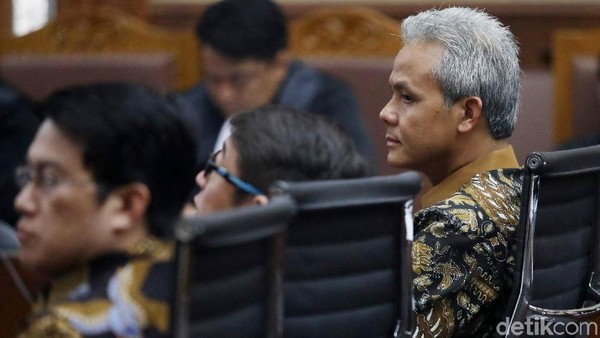 Ganjar Pranowo Bersaksi di Sidang e-KTP