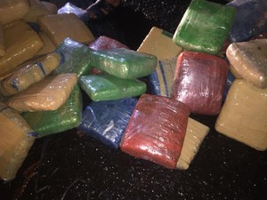 Polisi Kantongi Identitas Bandar 300 Kg Ganja di Tol Tangerang