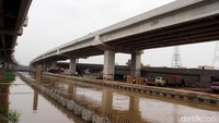 Pembangunan jalan tol tersebut bertujuan mengurangi kemacetan di jalur Bekasi-Jakarta.