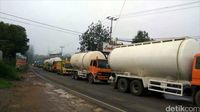 Dihantui Macet, Kades di Sukabumi Buat Surat Terbuka untuk Jokowi