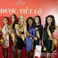 Dea mengaku punya kepedulian yang tinggi dengan dunia anak. Dea pun punya mimpi untuk membantu anak Indonesia mendapat pendidikan yang lebih layak. Ia berniat membangun taman baca dan lembaga psikologi dengan sekolah dan day care di dalamnya. Foto: Instagram Dea Rizkita