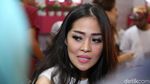 Gracia Indri Tetap Ceria Jelang Menjanda