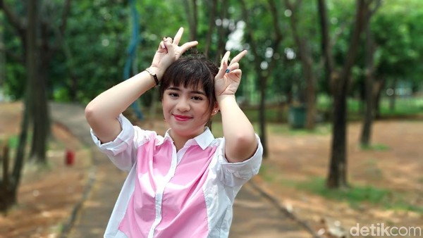 Kencan Singkat Xiaomi Mi A1 dan Vanka JKT 48