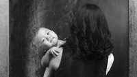 Ini adalah salah satu hasil foto Tompi untuk keluarga Elvira. Foto: Tompi