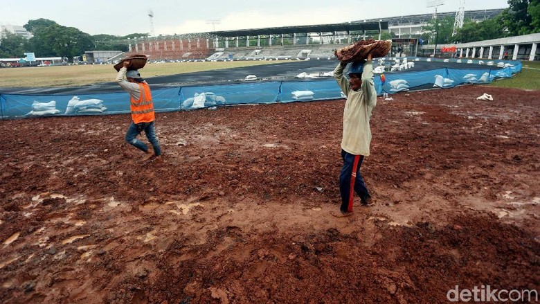 Stadion Madya: Dulu Hanya untuk Atletik, Kini Rumput Lapangannya Setara SUGBK Stadion Madya: Dulu Hanya untuk Atletik, Kini Rumput Lapangannya Setara SUGBK