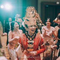 Foto Hiasan  Kepala  Pengantin Adat  Indonesia yang Mewah 