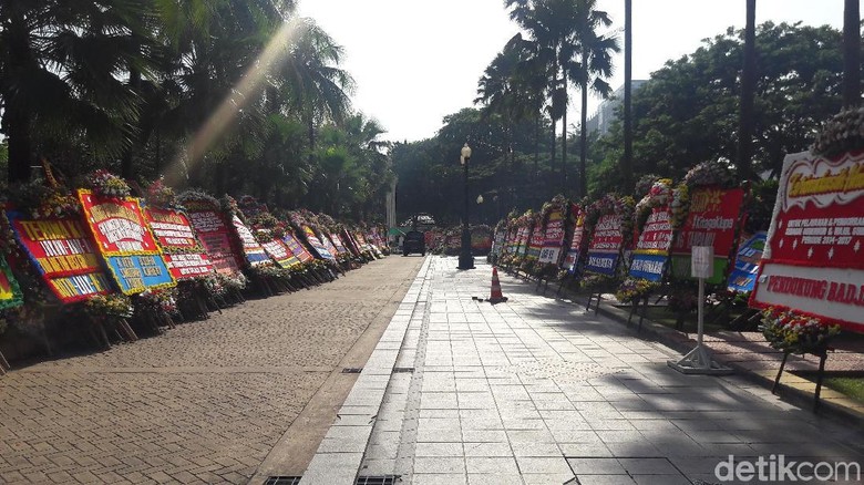 Jelang Djarot Lengser, Karangan Bunga Terus Berdatangan di Balkot Jelang Djarot Lengser, Karangan Bunga Terus Berdatangan di Balkot