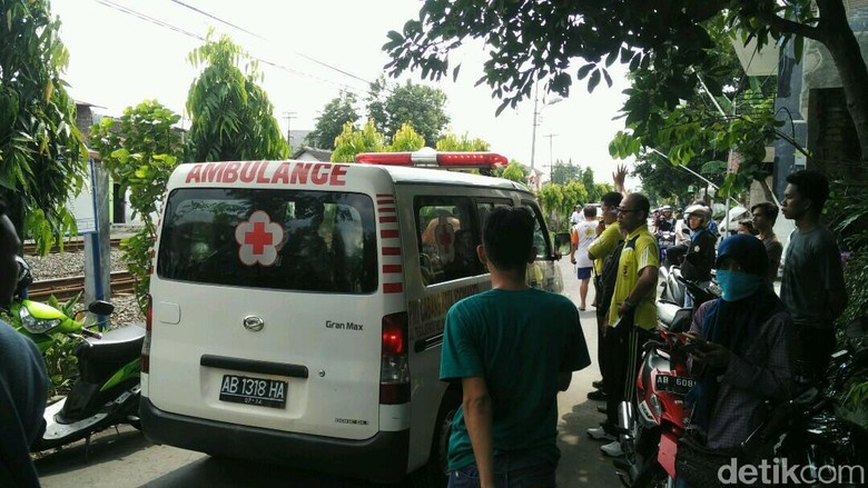 Pulang dari Pasar, Kakek di Yogya Ini Tewas Tersambar Kereta Api Pulang dari Pasar, Kakek di Yogya Ini Tewas Tersambar Kereta Api