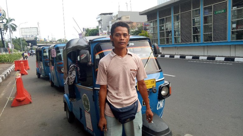 Harapan Sopir Bajaj Akan Janji Gaji UMP dari Sandiaga Harapan Sopir Bajaj Akan Janji Gaji UMP dari Sandiaga