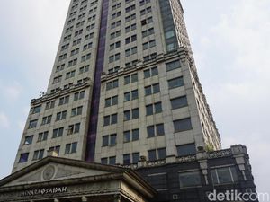 Gedungnya Sering Dianggap Miring, Siapa Pemilik Menara Saidah?