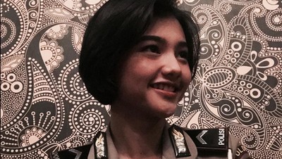 Foto: Tak Cuma Jago Nyanyi, Pesona Bripda Nindy Bikin Gagal Fokus