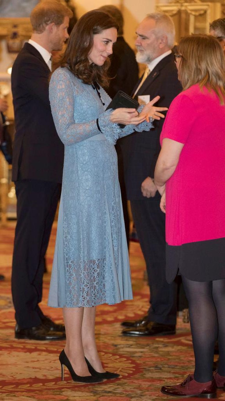 Hamil Anak Ketiga, Kate Middleton Dibully karena Terlalu Kurus Hamil Anak Ketiga, Kate Middleton Dibully karena Terlalu Kurus
