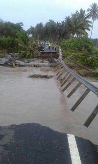 Ada Jalan Ambles di Lampung, PUPR Kirim Jembatan Darurat
