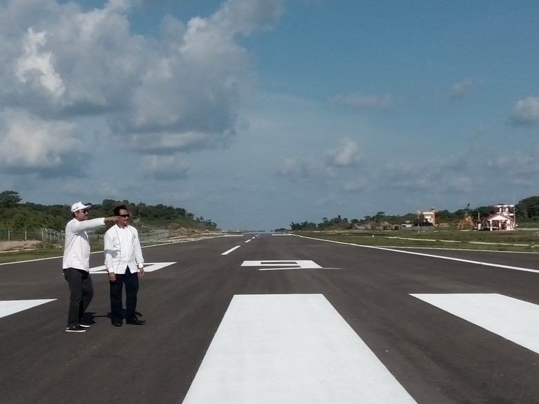 Runway Bandara Harun Thohir Sulit Diperpanjang Runway Bandara Harun Thohir Sulit Diperpanjang