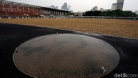 Renovasi stadion yang berada di sisi Jalan Asia Afrika, Senayan, Jakarta Pusat, itu terus dikebut.