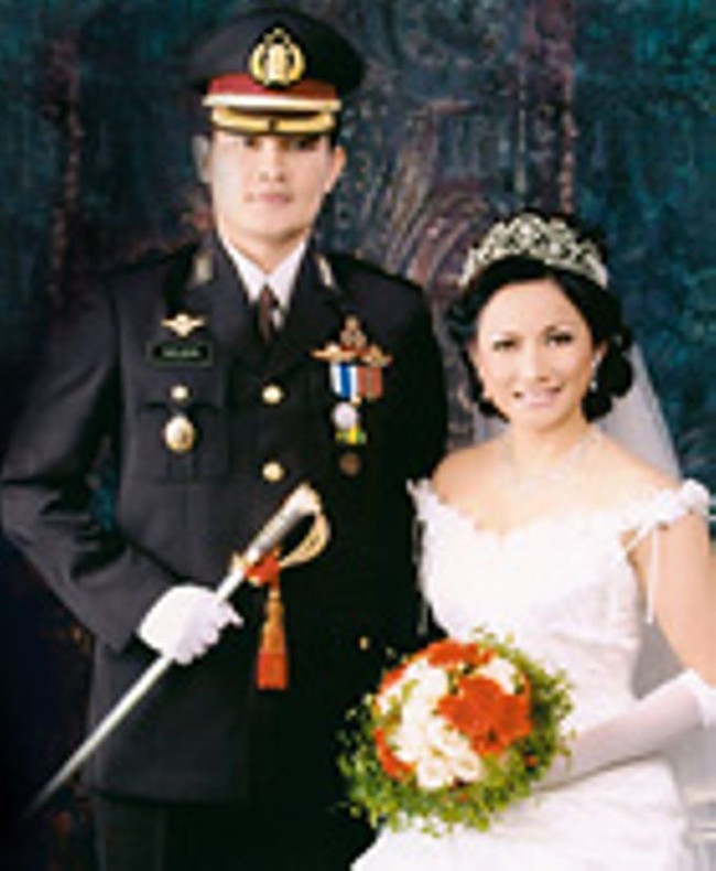 Aktris era 90an bernama Angel Ibrahim menikah dengan perwira menengah Polri bernama Nelson Pardamean Purba. Foto: Istimewa