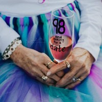 Gladys terlihat seperti remaja dengan kaus bertuliskan ninety eight dan tutu warna-warni. Foto: Facebook Cara Lynn Photography