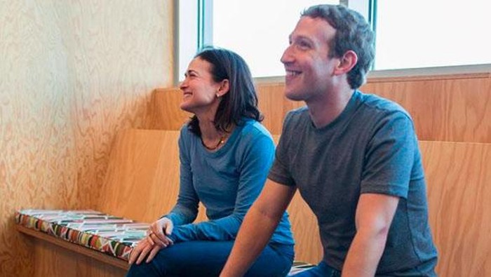 Para bos Facebook, WhatsApp dan Instagram sering bercengkrama di balik layar. Seperti apa tingkah mereka?