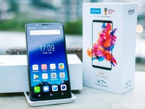 Hands On Ponsel Jagoan Selfie Vivo V7+
