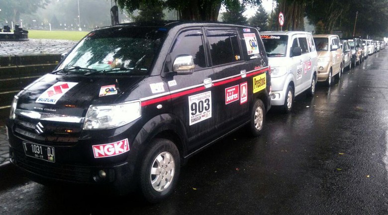 Ini Dia Cara Mudah Membersihkan Bekas Stiker Di Mobil