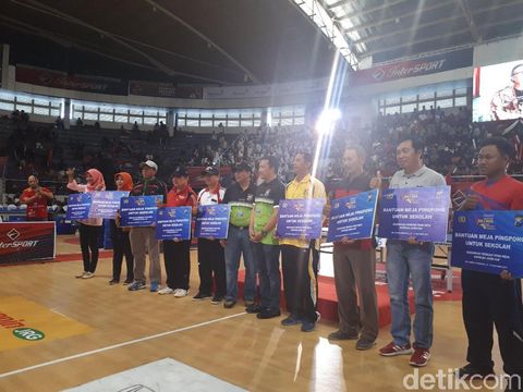 Kapolda Jatim peduli veteran tenis meja/