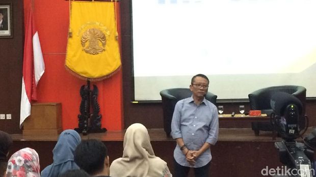 Dirjen Kuliah Soal Penerimaan Pajak di Ratusan Mahasiswa UI