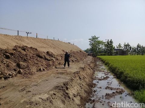 Sebuah rumah terkena imbas Tol Kertosono Ngawi/