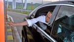 Gaya Jokowi Resmikan 297 Km Tol Baru di RI