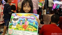 Beragam acara digelar selama 3 hari mulai Jumat (13/10) hingga Minggu (15/10) untuk memeriahkan acara ini. Seperti lomba mewarnai ini.