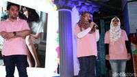 Pemimpin redaksi detikcom Iin Yumiyati bersama Wapimred Andi A. Sururi dan Redaktur Pelaksana HaiBunda Nurvita Indarini tampil diatas panggung.
