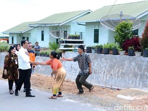 Ke Sinabung, Jokowi Tinjau 370 Hunian Tetap Pengungsi Erupsi