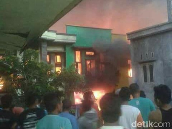 Rumah dan Gudang Terbakar, Tiga Orang Ditemukan Tewas Terpanggang