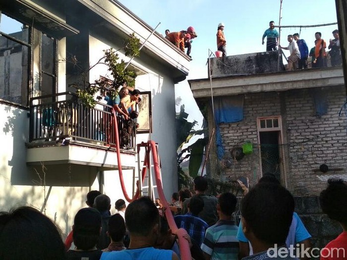 Rumah dan Gudang di Lamongan Terbakar, Kerugian Ditaksir Rp 5 M