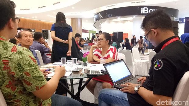 Traveler berburu tiket murah di MTF Palembang