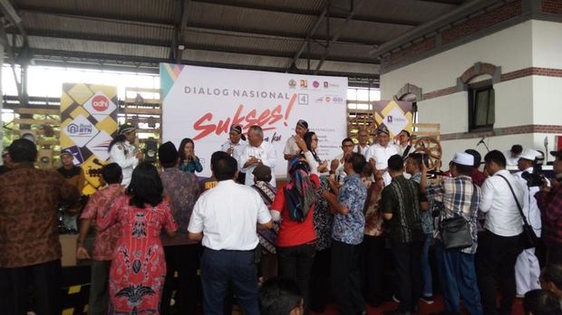 Ketika Ganjar, Budi Karya dan Basuki Hadimuljono Bernyanyi Sewu Kuto