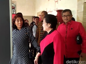 Susi dan Megawati Cipika-cipiki di PDIP, Bahas Pilgub Jabar?