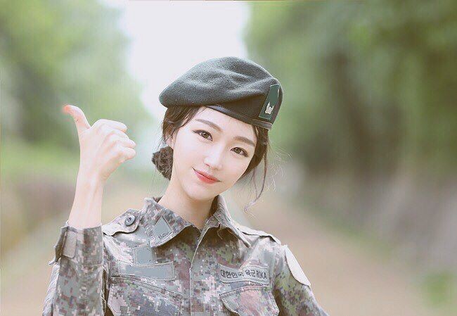 Cukup banyak komentar positif dan ucapan terima kasih yang ditujukan padanya atas dedikasinya terhadap negara. Foto: Instagram Song Joongi