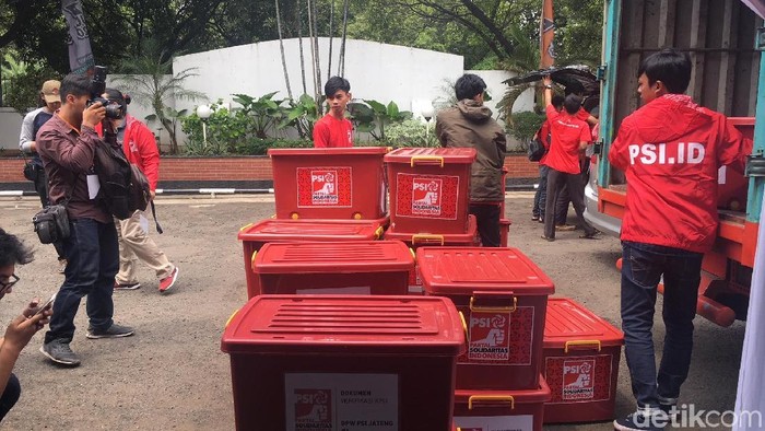 PSI Kembali ke Gedung KPU Lengkapi Data Sipol