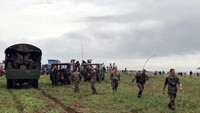 Tentara Prancis dikerahkan setelah sebuah pesawat kargo jatuh di laut dekat bandara internasional di Abidjan (Dok. REUTERS/Ange Aboa)